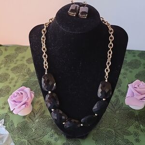 Elegant Black and Gold Necklace Set